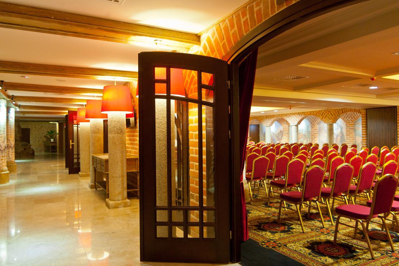 Hotel Zamek Gizycko Ngoại thất bức ảnh